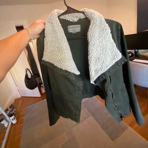 Anthropologie green jacket w fuzz